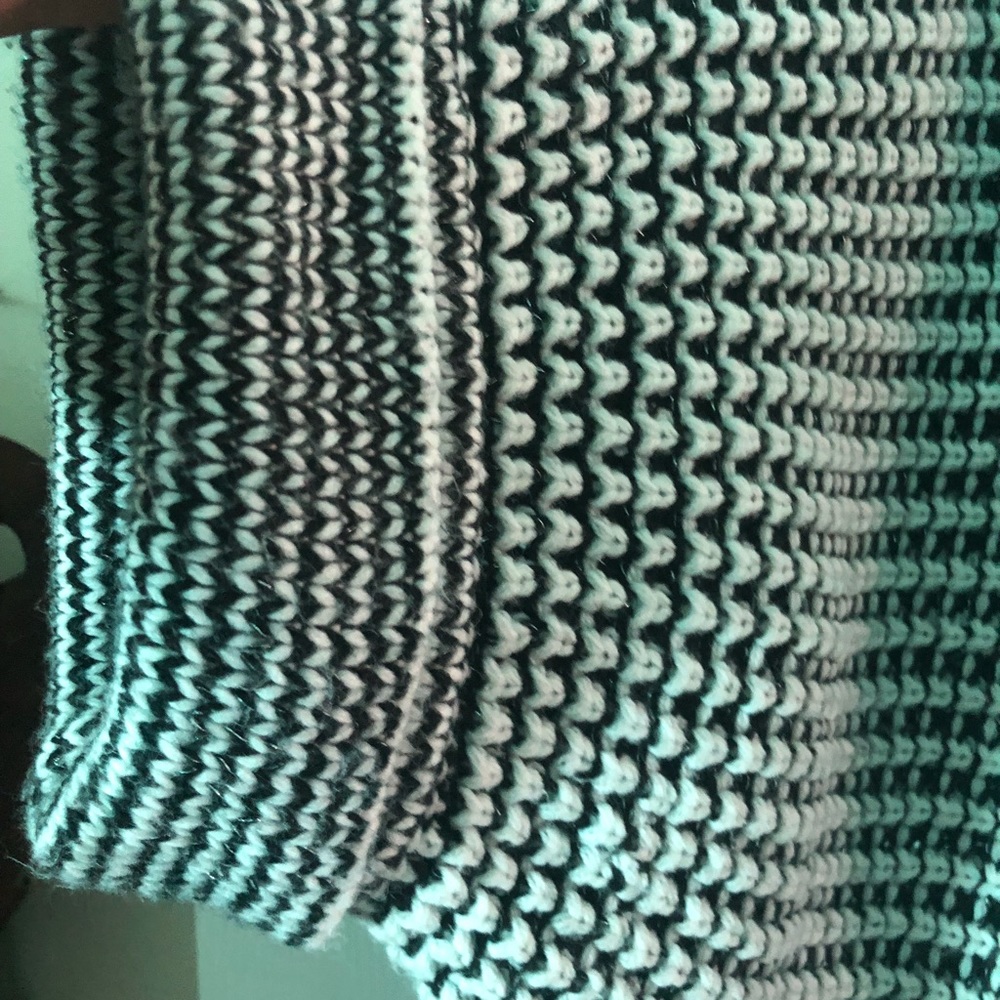 Sweater - Picture 4 of 5
